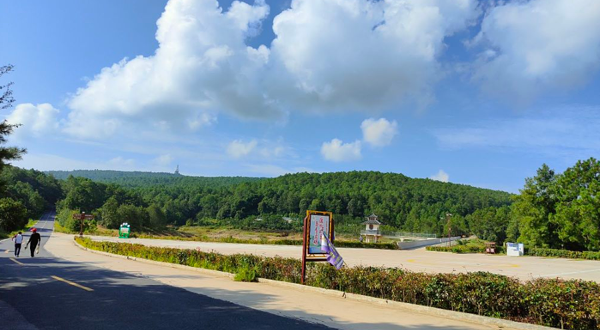 楚雄紫溪山风景区自驾游房车露营地
