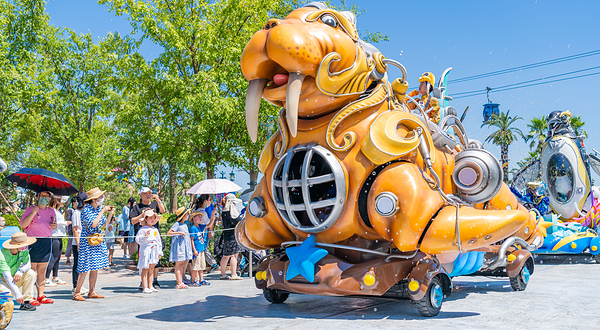 海陆机甲大巡游