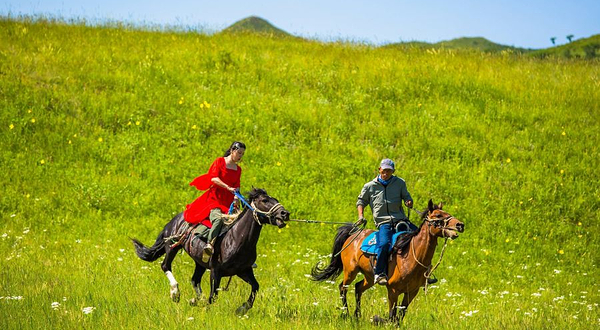 内蒙古兴和察尔湖国家湿地公园-骑马