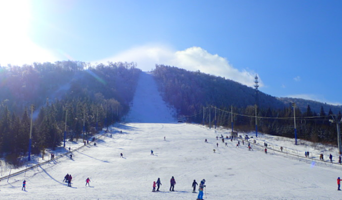 双峰滑雪场