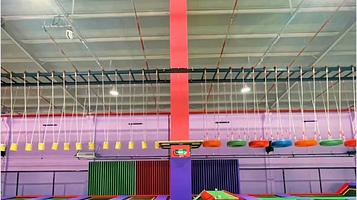 鹏承羽毛球蹦床馆