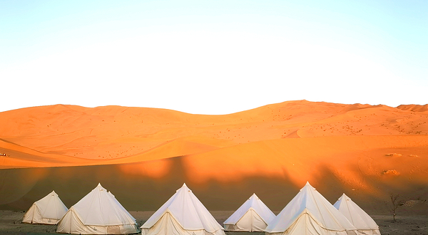 鸣沙山金驼户外沙漠露营基地