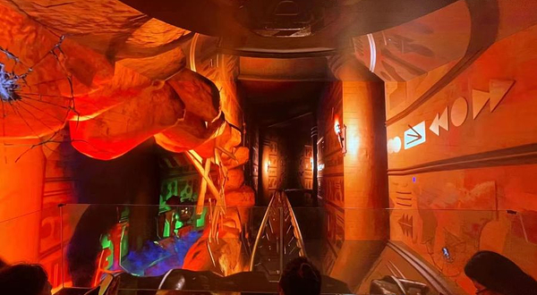 幻视界悬浮玻璃剧场