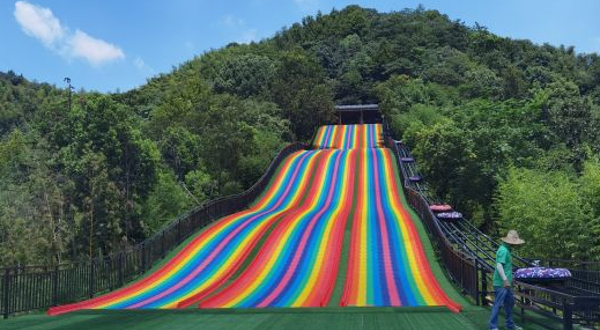 东山星空小镇生态探险乐园