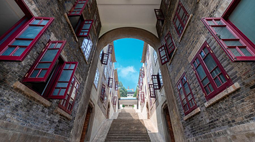 武汉大学-樱花城堡