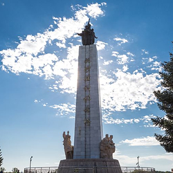 抗洪胜利纪念塔