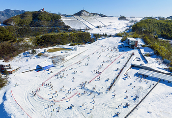江南天池滑雪场第 1 张图片