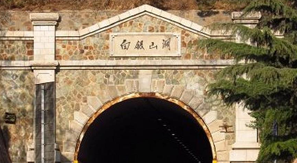 东鸡冠山景区-白银山洞