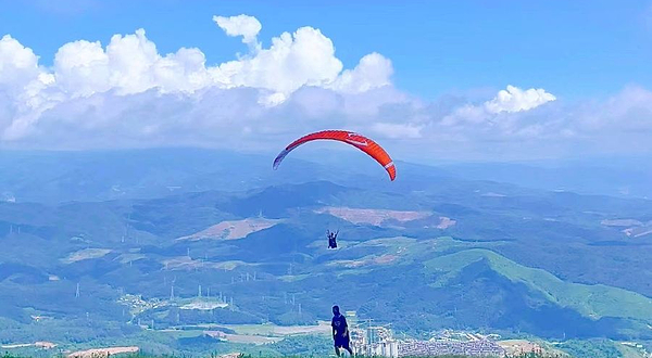 蓝极国际滑翔伞飞行营地