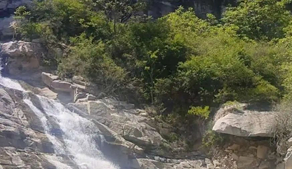 黄草洼瀑布第 1 张图片