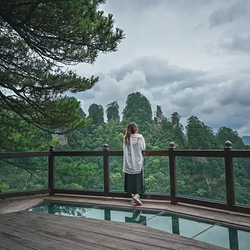 云天飞燕观景台