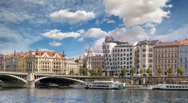 伏尔塔瓦河乘船游