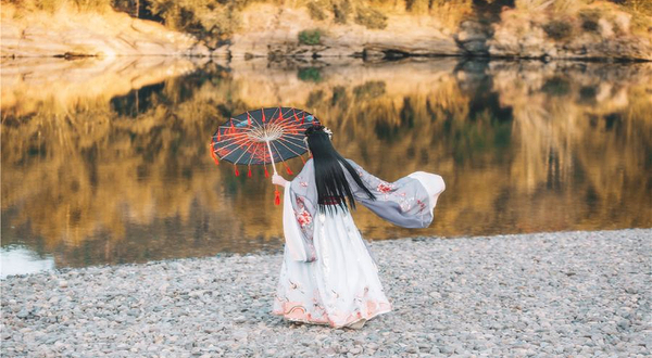 江上雲汉服体验民族旅拍