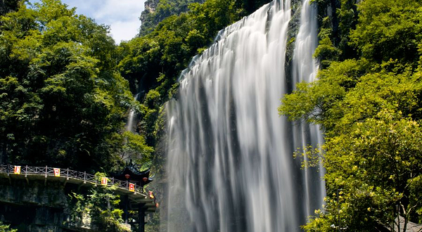 三峡大瀑布