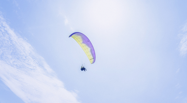 伏龙山滑翔伞训练基地