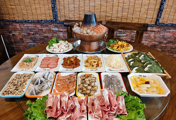 正宗山海关浑锅·海鲜荤锅(古城总店)第 1 张图片