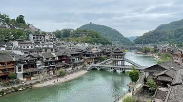 凤凰古城-沱江风光带