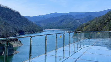 本溪关山湖风景区-玻璃观景平台