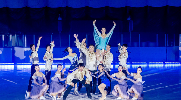 万域芳菲冰上中心滑冰场(亦庄店)