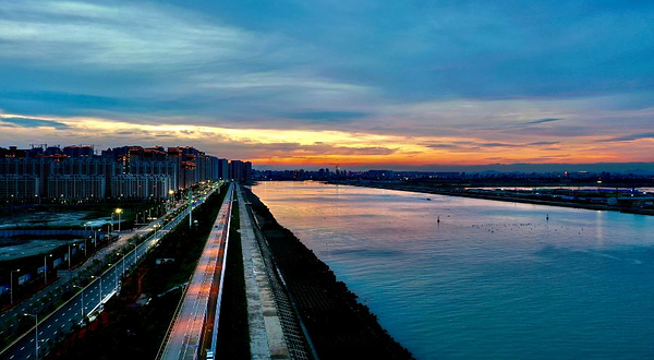 东海岸大道堤坝观景点