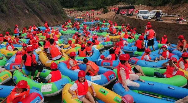 江郎山峡谷漂流