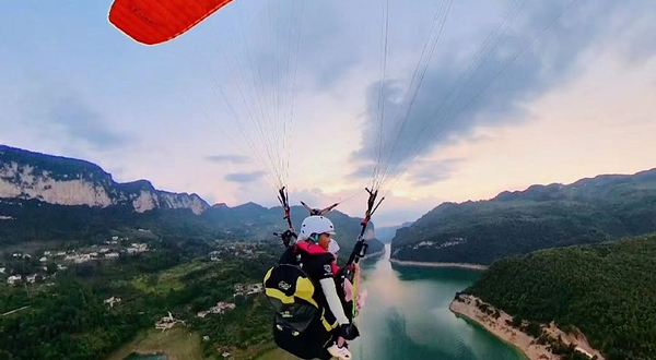 贵阳easy滑翔伞俱乐部东风湖店