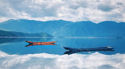 泸沽湖风景名胜区-坐猪槽船游湖第 3 张图片