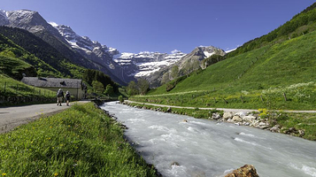 比利牛斯山地区自然公园