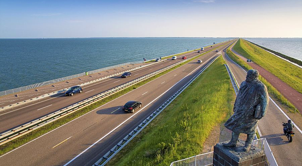 阿夫鲁戴克大堤