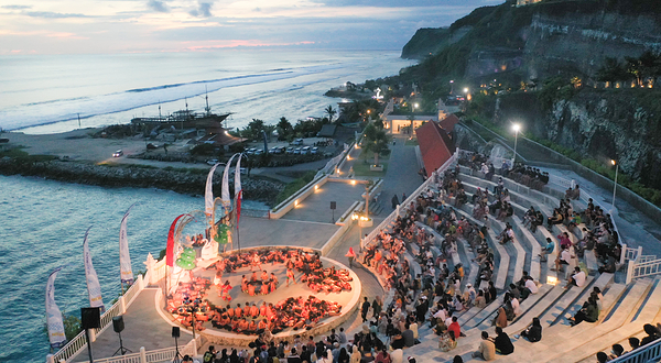 Melasti Beach 火舞表演