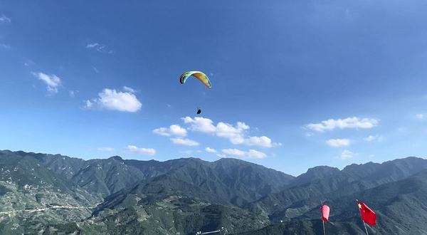 金刚台滑翔伞飞行基地