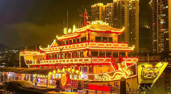 永乐仿古游船夜游三亚湾