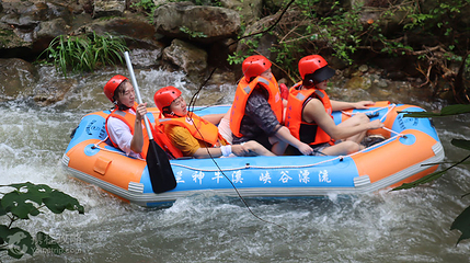木兰神牛溪峡谷漂流第 5 张图片