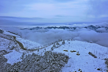 巴山罗盘顶滑雪场第 15 张图片