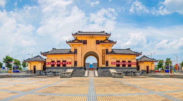 广西师范大学(育才校区)