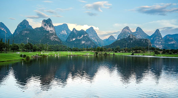 桂海晴岚·天鹅湖