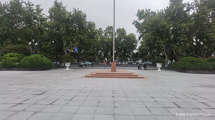 少年宫广场第 1 张图片
