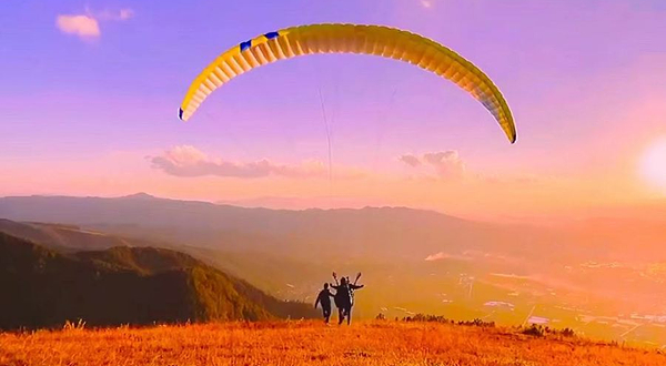 云端飞行滑翔伞基地