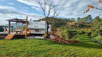 云南横无际涯旭日东升房车露营地