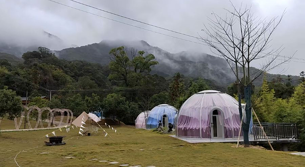 山歌小镇小筑幽栖星空房露营地