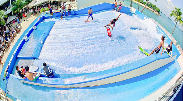曼谷人造冲浪乐园
