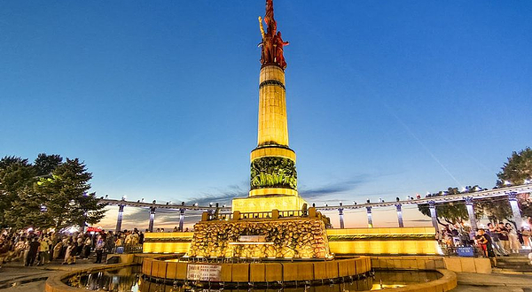 哈尔滨防洪纪念塔广场