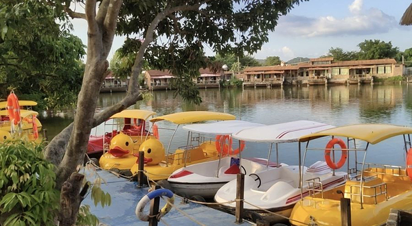 嘉乐比旅游小镇