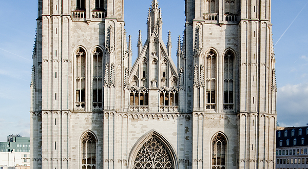 圣弥额尔圣古都勒主教座堂