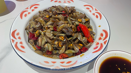 上青夜市大排档·海鲜·烧烤·夜宵(万象城101聚厂店)第 3 张图片