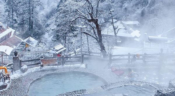 海螺沟二号营地冰川温泉