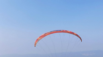 重庆古剑山向羽滑翔运动