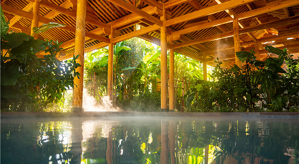 腾冲洞山温泉村