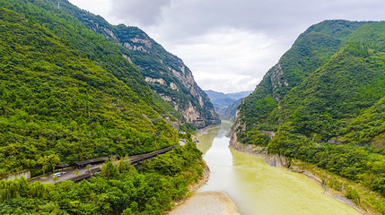 明月峡古栈道遗址第 1 张图片