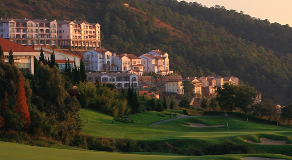 云南昆明春城湖畔